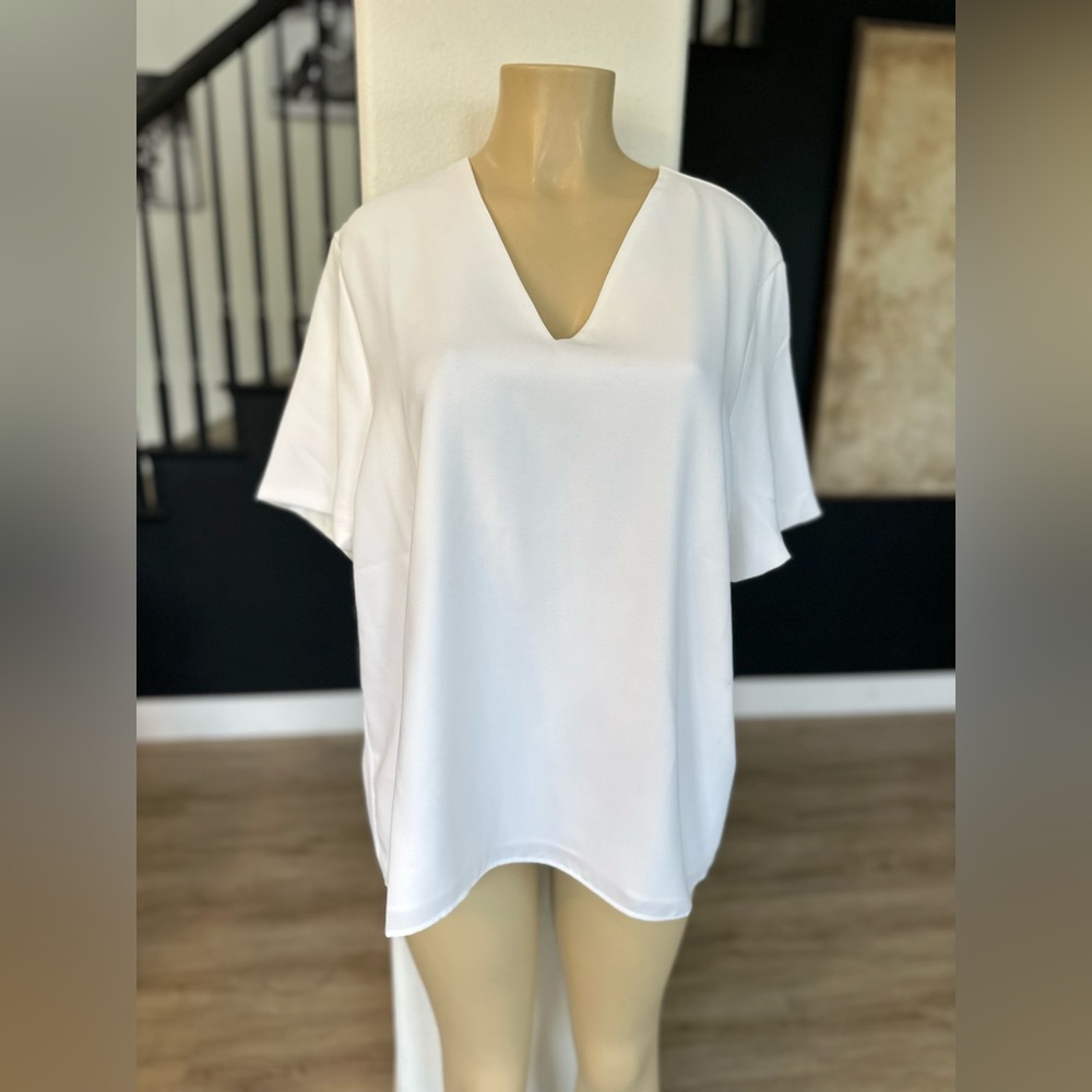 Tiffany & Co wardrobe womens 18 White Short Sleeve V Neck Blouse